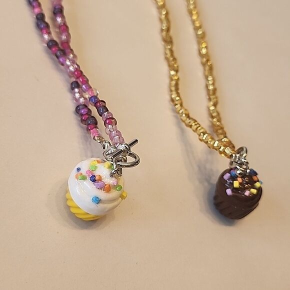 Cupcake Necklaces Beaded White and Chocolate - Picture 2 of 4